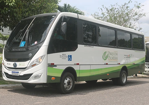 Imagem de um ônibus para cortejos